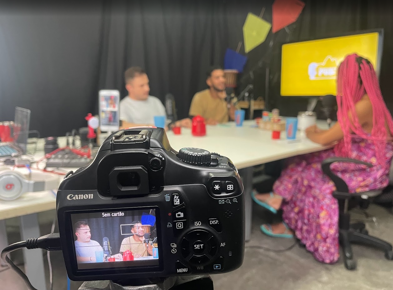 Estúdio de podcast do Brota