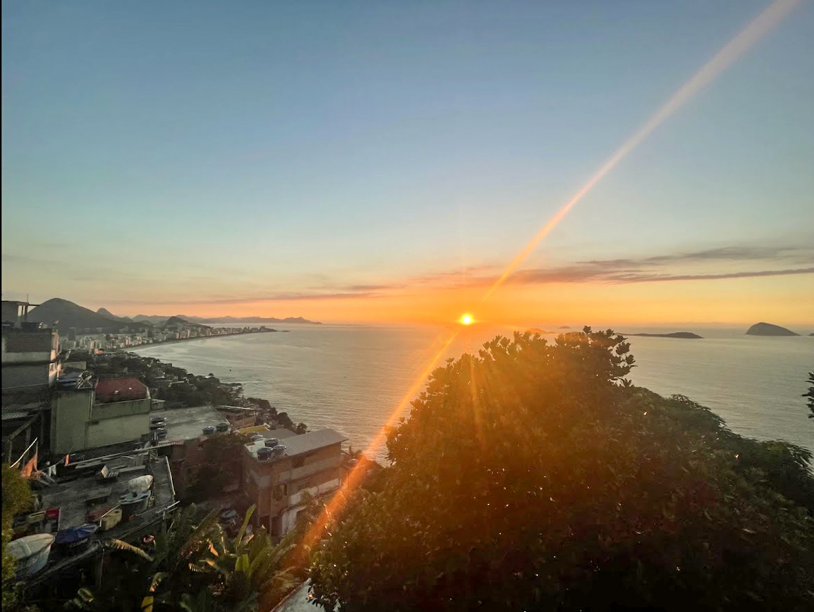Vidigal ao pôr do sol